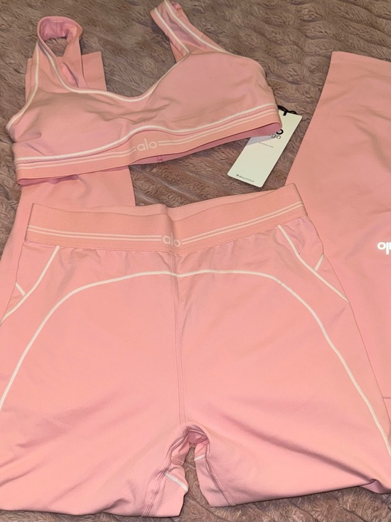 ALO Yoga Other - ALO Yoga Pink Sports Bra and Leggings Set
